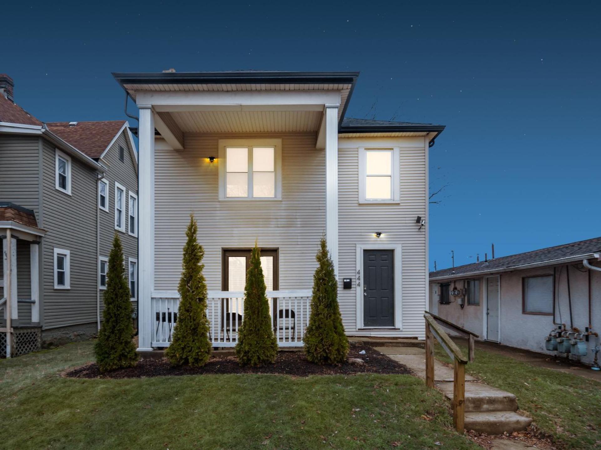 Housepitality - The Osu Mansion- Osu Sleeps 20 Villa โคลัมบัส ภายนอก รูปภาพ